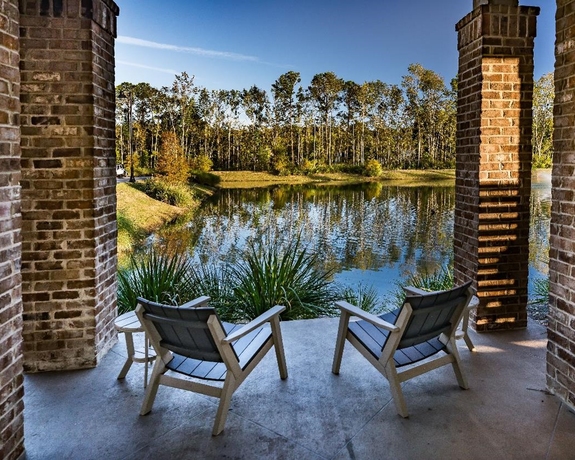 Indigo Square Fountain
